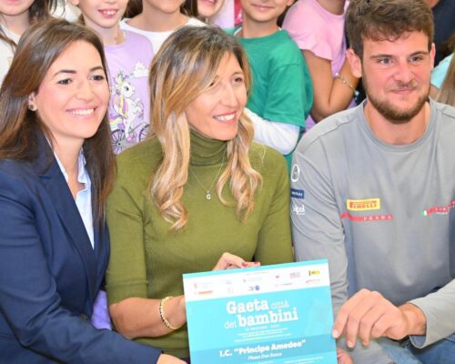 Il Centro Adozioni celebra la Giornata dell'infanzia...con un' ospite speciale